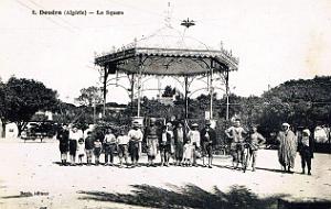 2590- Douera - Square